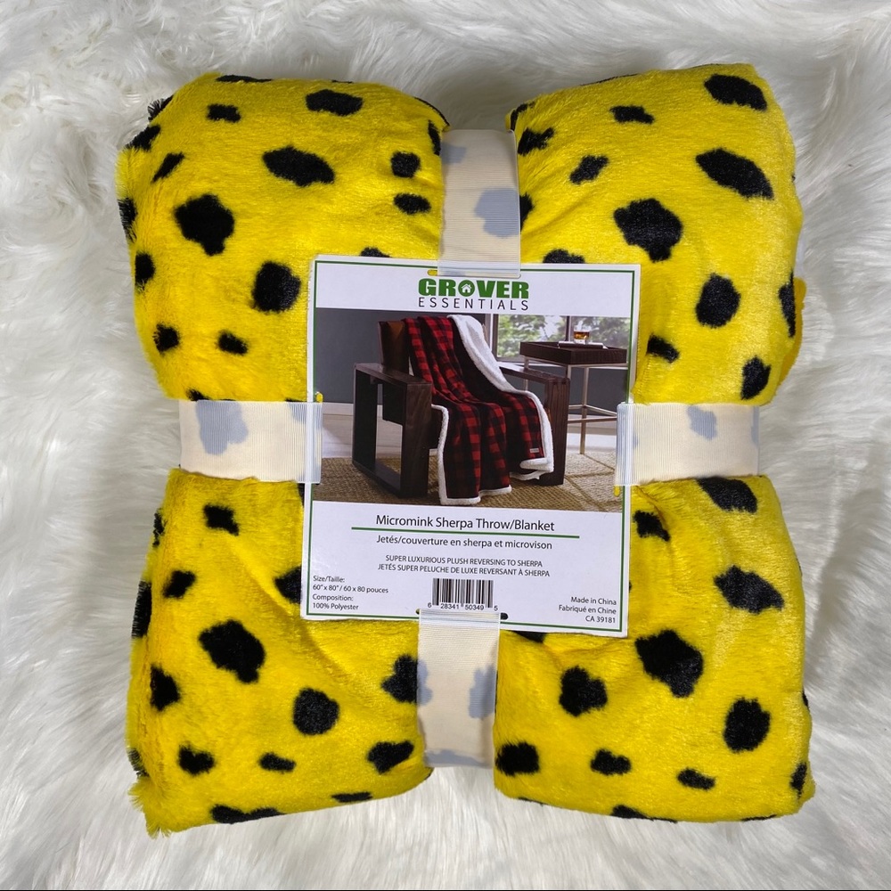 ✨SALE✨They Call Me Fred Micromink Sherpa Throw - Picture 1 of 3